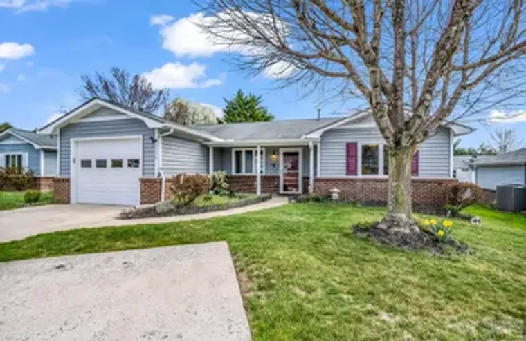 220 DARTCREST DR, HENDERSONVILLE, NC, 28..., Hendersonville, NC 28792