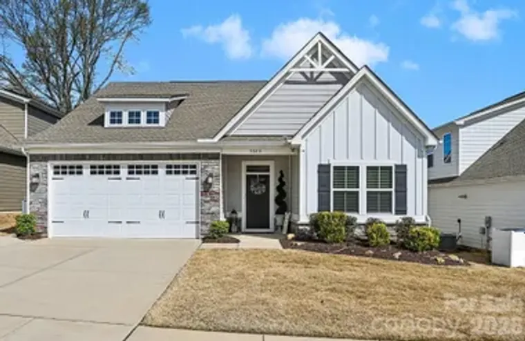 5042 SUMMER SURPRISE LN, CHARLOTTE, NC, ..., Charlotte, NC 28215