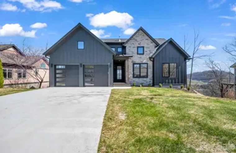 90 SUMMIT HILL RD, HENDERSONVILLE, NC, 2..., Hendersonville, NC 28791