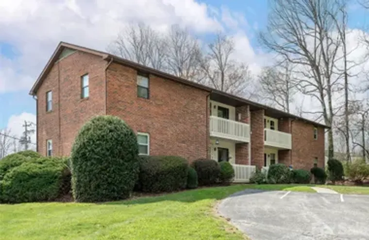 103 OAKWOOD PL 4, HENDERSONVILLE, NC, 28..., Hendersonville, NC 28792