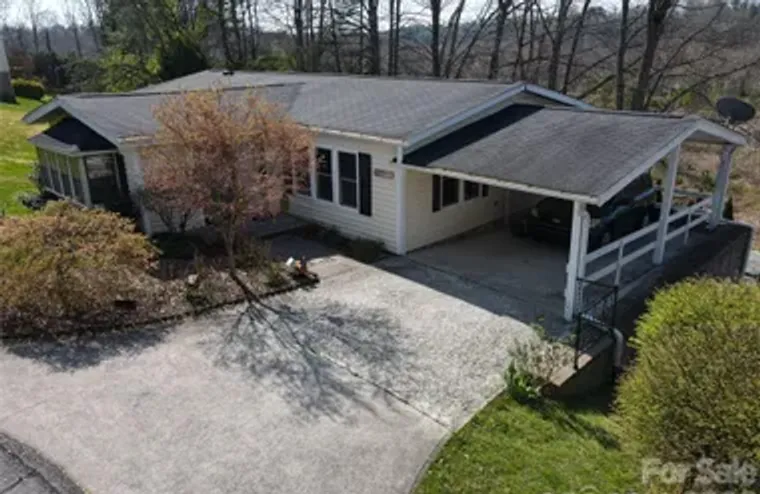 200 CRANBROOK CIR, HENDERSONVILLE, NC, 2..., Hendersonville, NC 28792