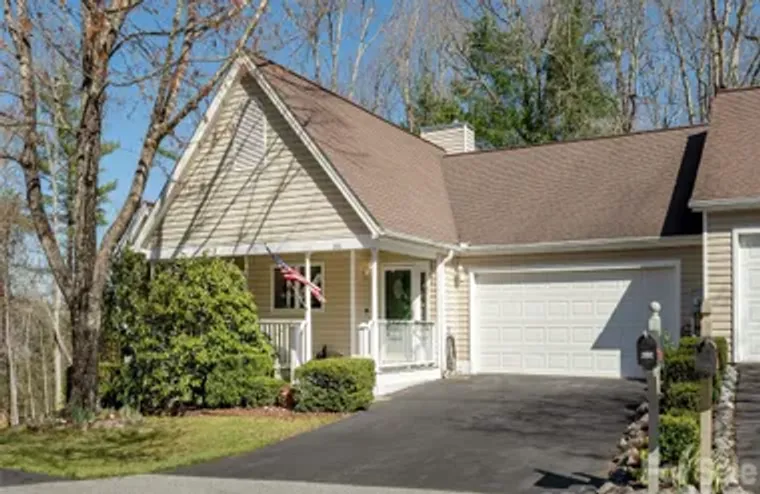 206 BLACK OAK LN, HENDERSONVILLE, NC, 28..., Hendersonville, NC 28791