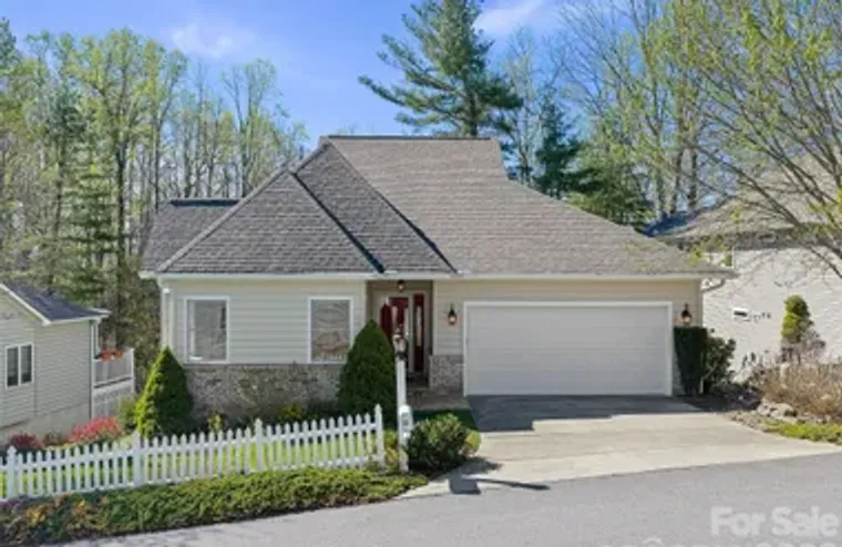 25 ASHEFIELD CT, HENDERSONVILLE, NC, 287..., Hendersonville, NC 28791