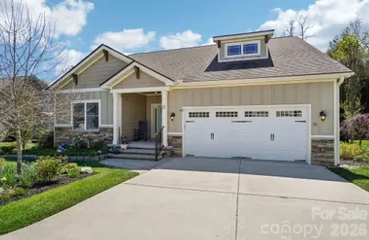 31 N ANVIL AVE, HENDERSONVILLE, NC, 2879..., Hendersonville, NC 28792