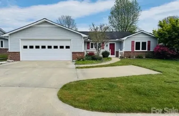 208 DARTCREST DR, HENDERSONVILLE, NC, 28..., Hendersonville, NC 28792