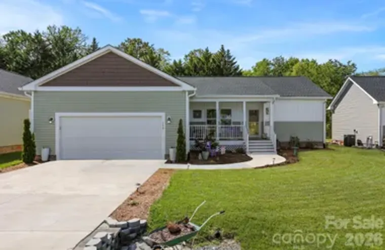 143 BEECHNUT DR, HENDERSONVILLE, NC, 287..., Hendersonville, NC 28739