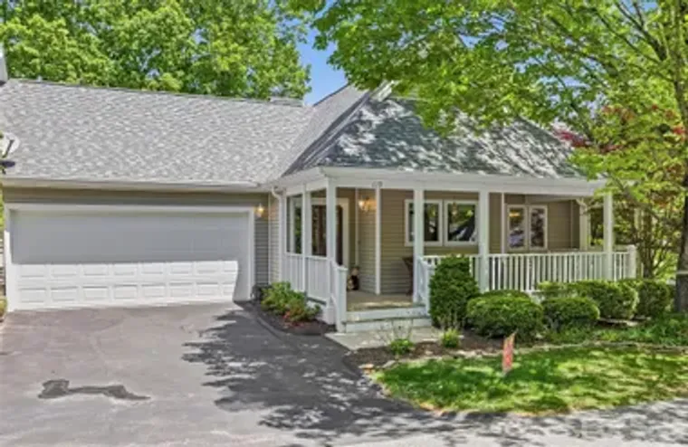 119 CARRIAGE WALK LN, HENDERSONVILLE, NC..., Hendersonville, NC 28791