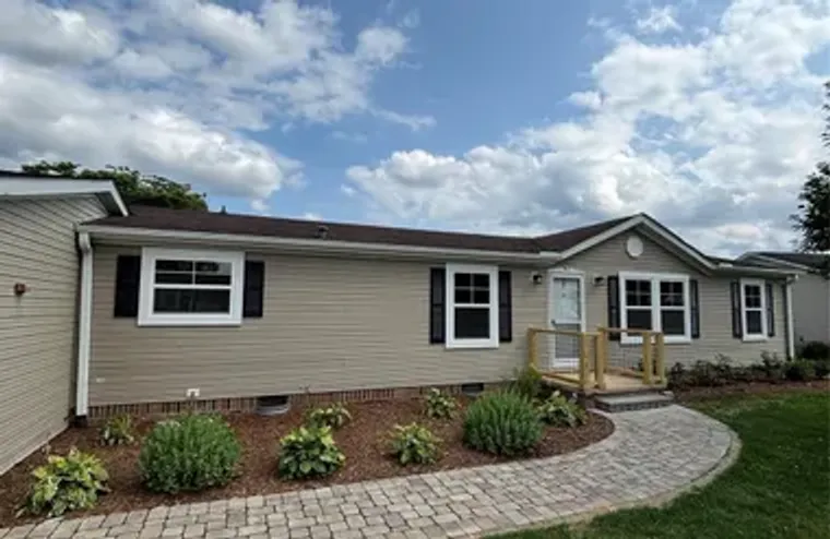448 RIVERWIND DR, HENDERSONVILLE, NC, 28..., Hendersonville, NC 28739