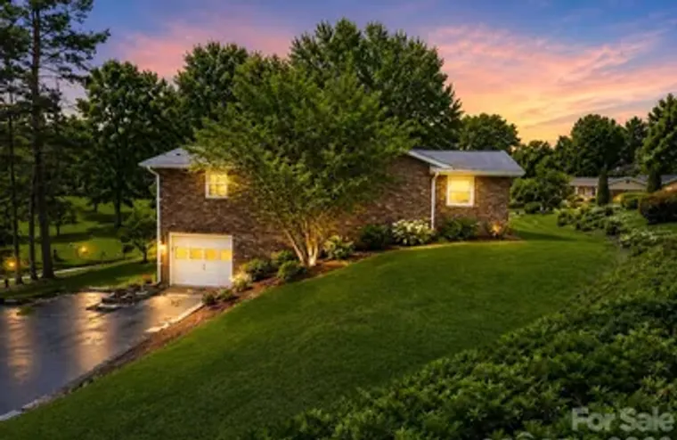 114 FALLING WATERS RD 2, HENDERSONVILLE,..., Hendersonville, NC 28792