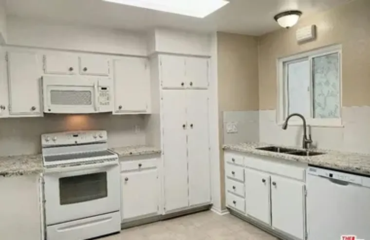 3501 PEAR BLOSSOM AVE, OCEANSIDE, CA, 92..., Oceanside, CA 92057