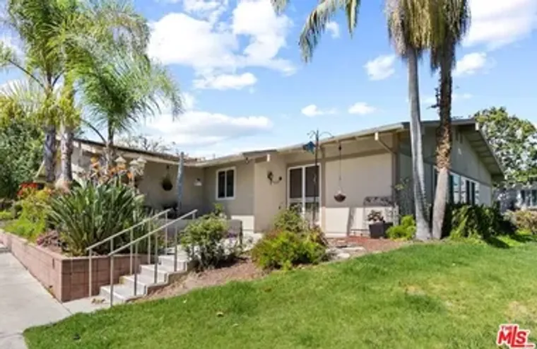 395 AVENIDA CASTILLA B, LAGUNA WOODS, CA..., Laguna Woods, CA 92637