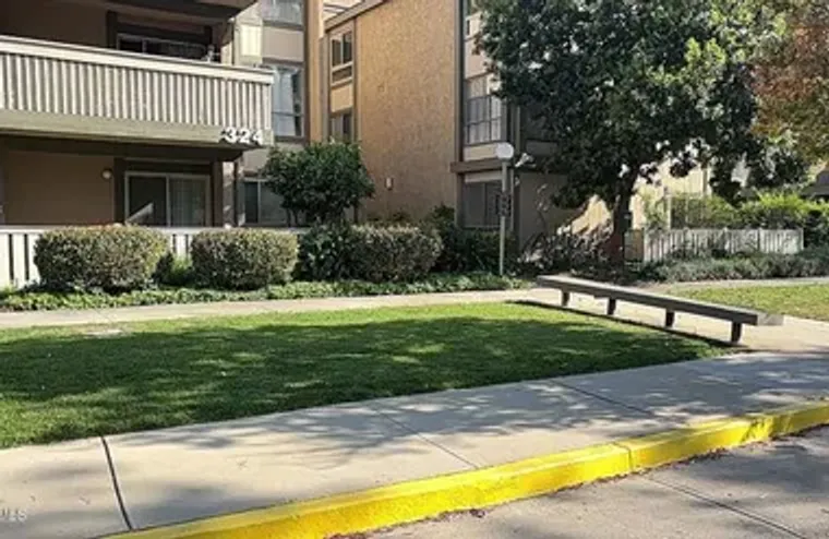 324 CHESTNUT HILL CT 14, THOUSAND OAKS, ..., Thousand Oaks, CA 91360