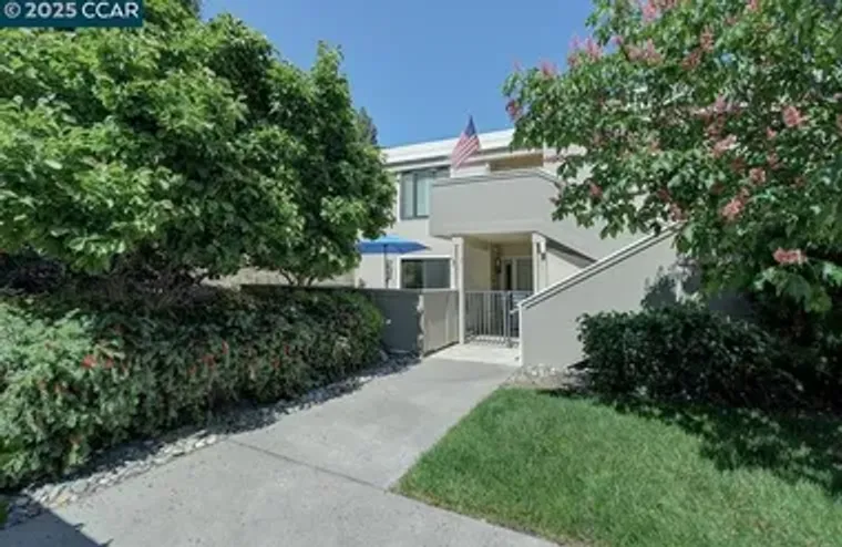 2017 OAKMONT WAY APT 2, WALNUT CREEK, CA..., Walnut Creek, CA 94595