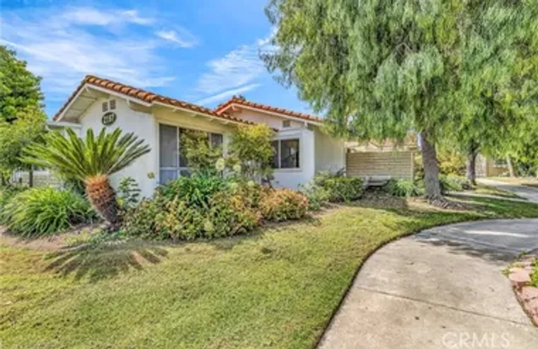 2197 VIA MARIPOSA E UNIT E B, LAGUNA WOO..., Laguna Woods, CA 92637