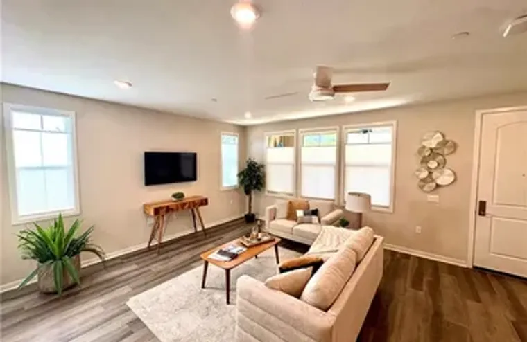 253 CARLOW, IRVINE, CA, 92618, Irvine, CA 92618