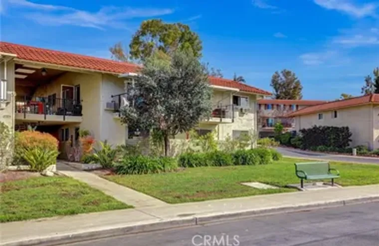 2327 VIA MARIPOSA W W A, LAGUNA WOODS, C..., Laguna Woods, CA 92637