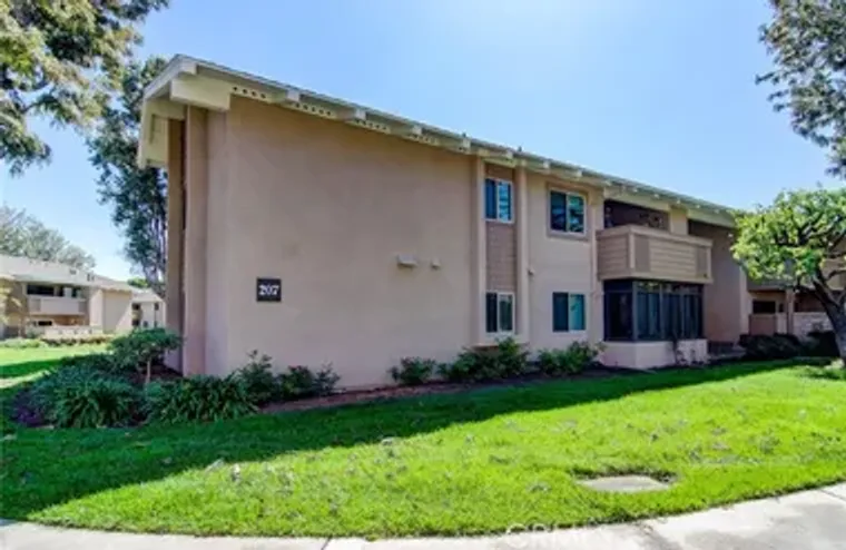 8788 CORAL SPRINGS CT 207F, HUNTINGTON B..., Huntington Beach, CA 92646