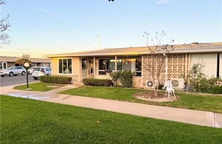 1460 PELHAM RD # M5-106F, SEAL BEACH, CA..., Seal Beach, CA 90740