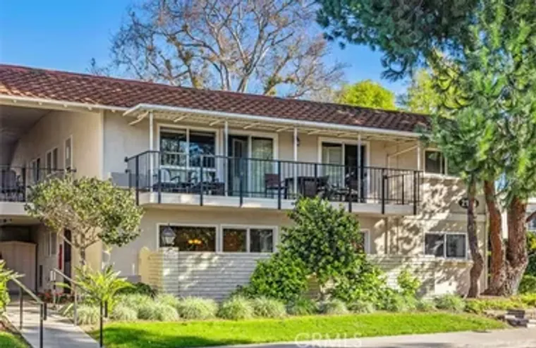 2174 VIA MARIPOSA E A, LAGUNA WOODS, CA,..., Laguna Woods, CA 92637