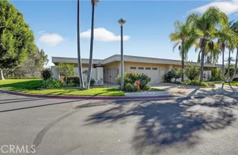 5596 VISTA DEL MANDO A, LAGUNA WOODS, CA..., Laguna Woods, CA 92637