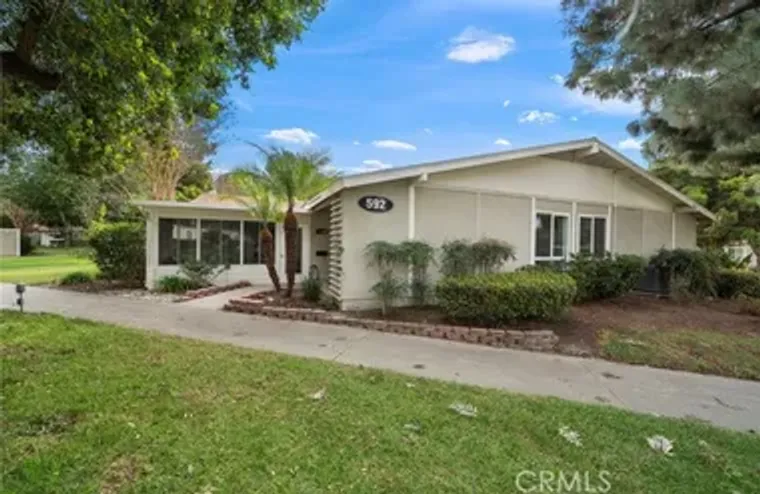 592 AVENIDA MAJORCA A, LAGUNA WOODS, CA,..., Laguna Woods, CA 92637