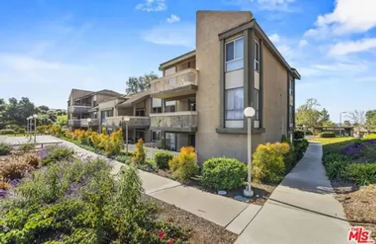 824 PINETREE CIR 14, THOUSAND OAKS, CA, ..., Thousand Oaks, CA 91360