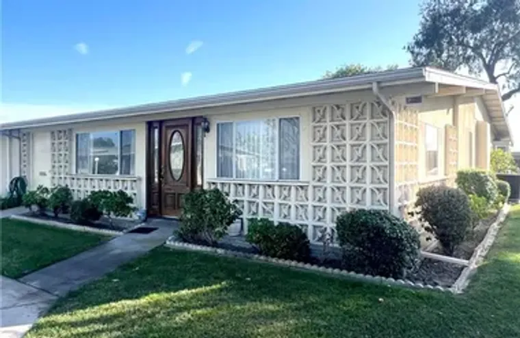 1660 GLENVIEW RD APT 78G, SEAL BEACH, CA..., Seal Beach, CA 90740