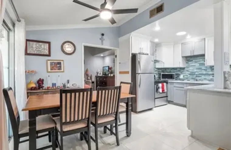 26835 AVENUE OF THE OAKS B, NEWHALL, CA,..., Newhall, CA 91321