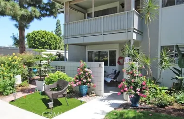 379 AVENIDA CASTILLA UNIT #B #B, LAGUNA ..., Laguna Woods, CA 92637