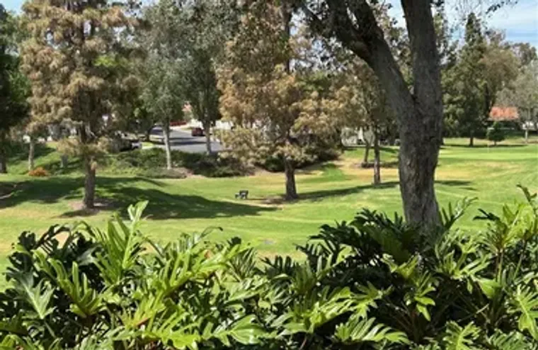 5518 PASEO DEL LAGO E 1-E, LAGUNA WOODS,..., Laguna Woods, CA 92637