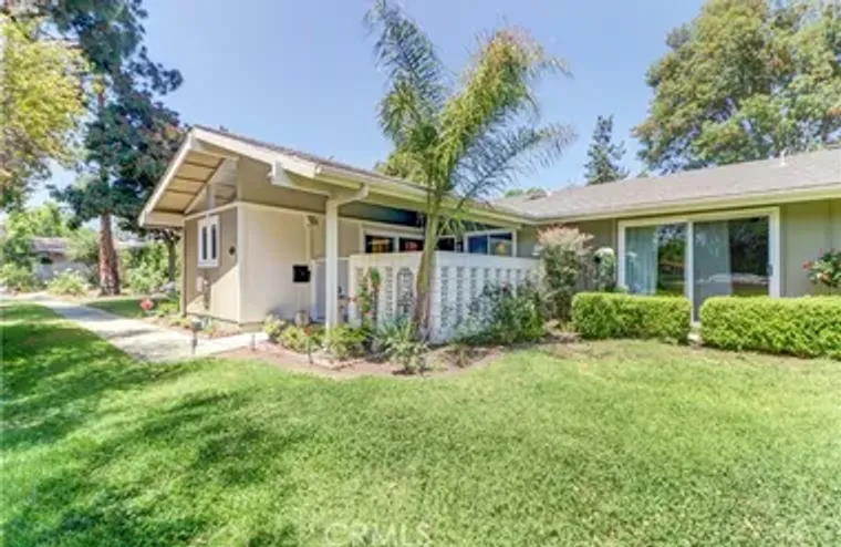 197 AVENIDA MAJORCA B, LAGUNA WOODS, CA,..., Laguna Woods, CA 92637