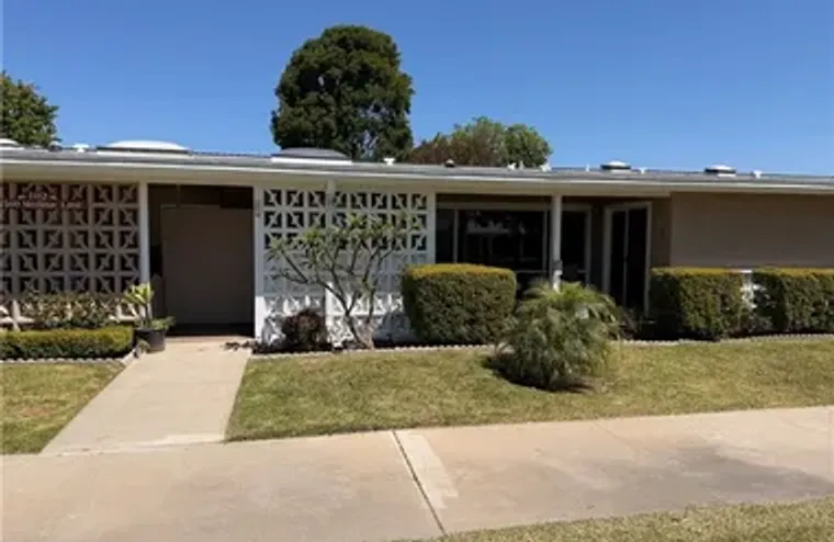 13560 MEDINAC LN 102B, SEAL BEACH, CA, 9..., Seal Beach, CA 90740