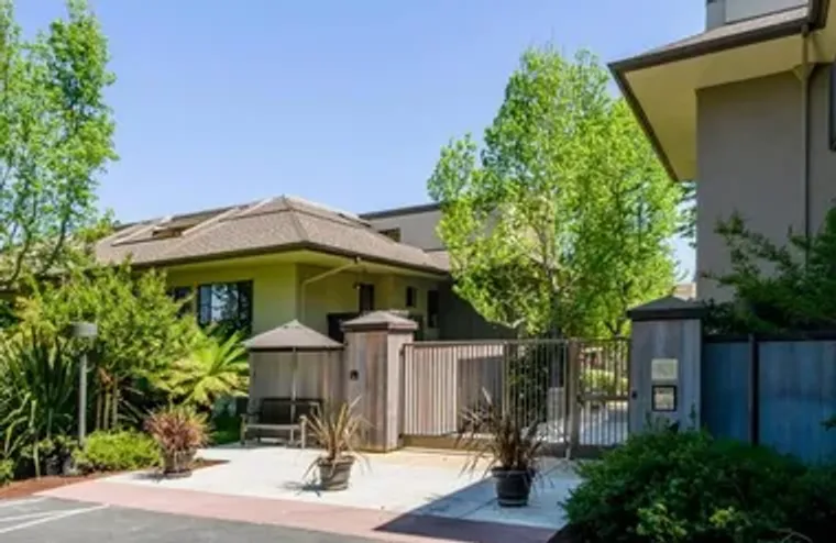 2140 SANTA CRUZ AVE 203, MENLO PARK, CA,..., Menlo Park, CA 94025