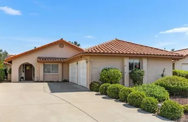 1066 RIDGE HEIGHTS DR, FALLBROOK, CA, 92..., Fallbrook, CA 92028