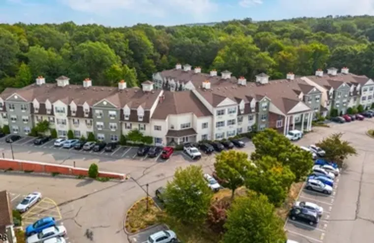 9302 RICHMOND RD # 302, WEST MILFORD, NJ..., West Milford, NJ 07480