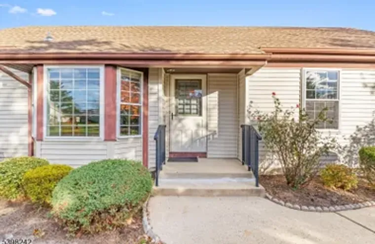 18 BENJAMIN FRANKLIN DR, MONROE TWP., NJ..., Monroe Twp., NJ 08831