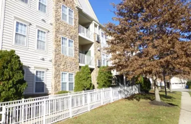 2 STEELE PL # 202, HILLSBOROUGH, NJ, 088..., Hillsborough, NJ 08844