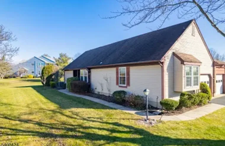 14 JOHN PAUL JONES DR B, MONROE TWP, NJ,..., Monroe Twp, NJ 08831