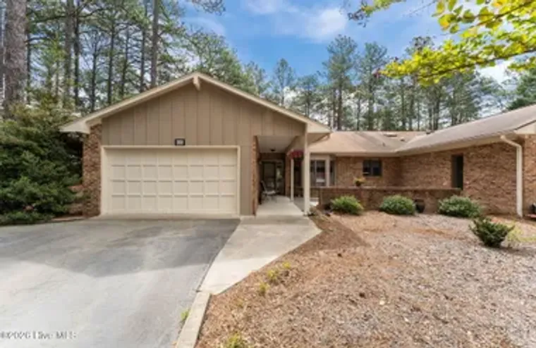 815 MYRTLEWOOD CT, SOUTHERN PINES, NC, 2..., Southern Pines, NC 28387