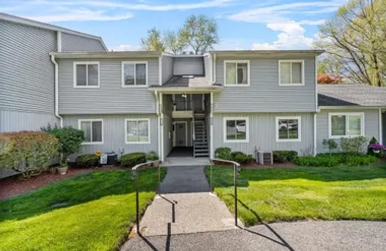 156 CARRIAGE CT G, YORKTOWN HEIGHTS, NY,..., Yorktown Heights, NY 10598