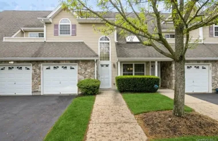 156 CHRISTINE DR, DIX HILLS, NY, 11746, Dix Hills, NY 11746