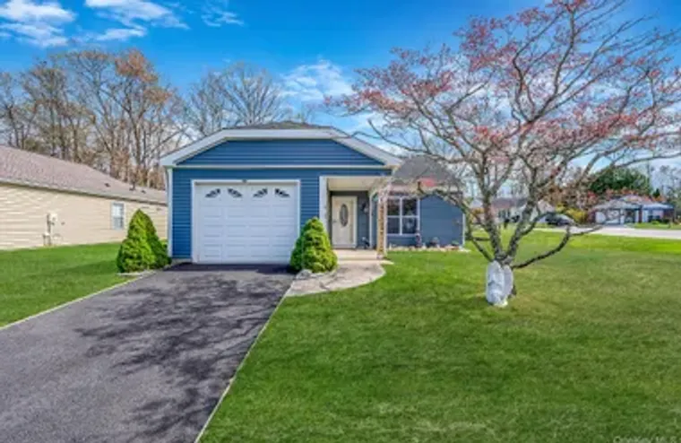 1 AVON CT, BROOKHAVEN, NY, 11961, Brookhaven, NY 11961