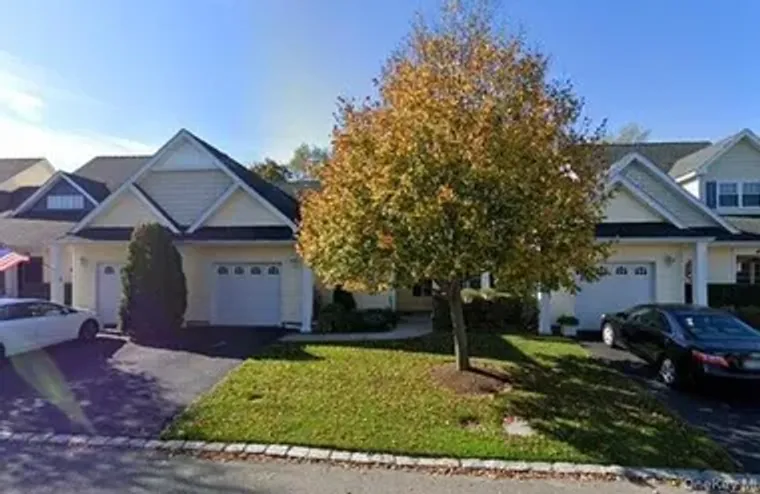47 STONELEIGH DR, RIVERHEAD, NY, 11901, Riverhead, NY 11901