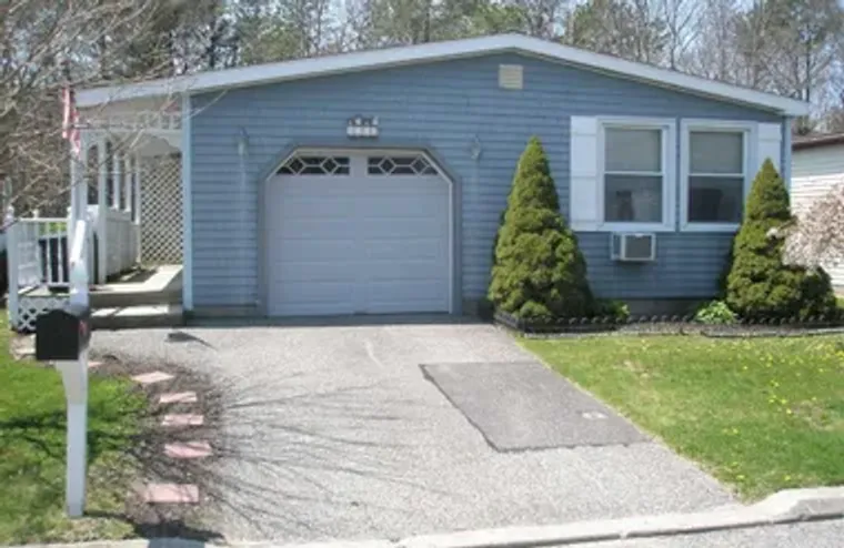 131 VILLAGE CIR, BROOKHAVEN, NY, 11949, Brookhaven, NY 11949