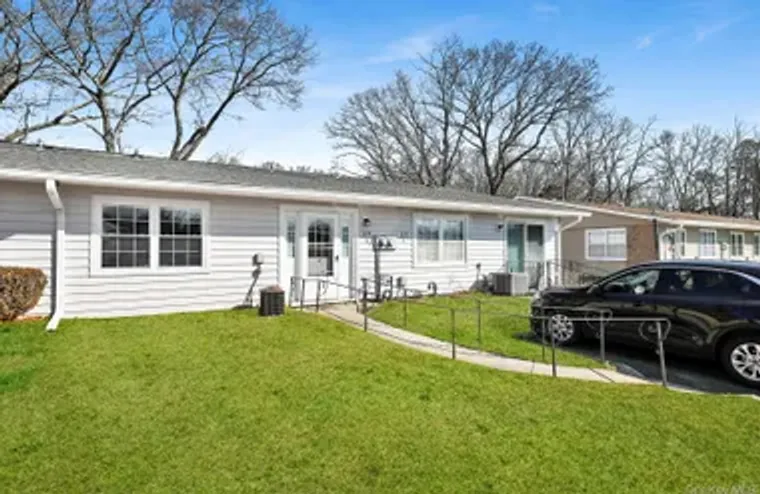 279 BERWICK CT B, BROOKHAVEN, NY, 11961, Brookhaven, NY 11961