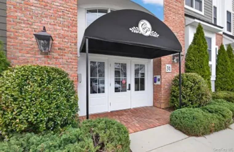 31201 SPRUCE POND CIR, OYSTER BAY, NY, 1..., Oyster Bay, NY 11803