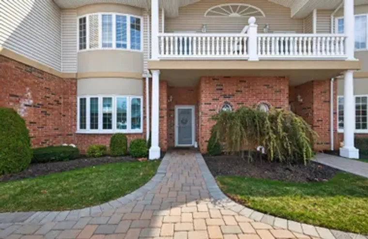 105 FRANCESCA WAY 105, BABYLON, NY, 1170..., Babylon, NY 11701