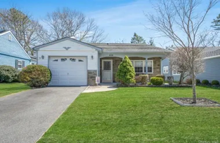 259 EDINBURGH DR, BROOKHAVEN, NY, 11961, Brookhaven, NY 11961