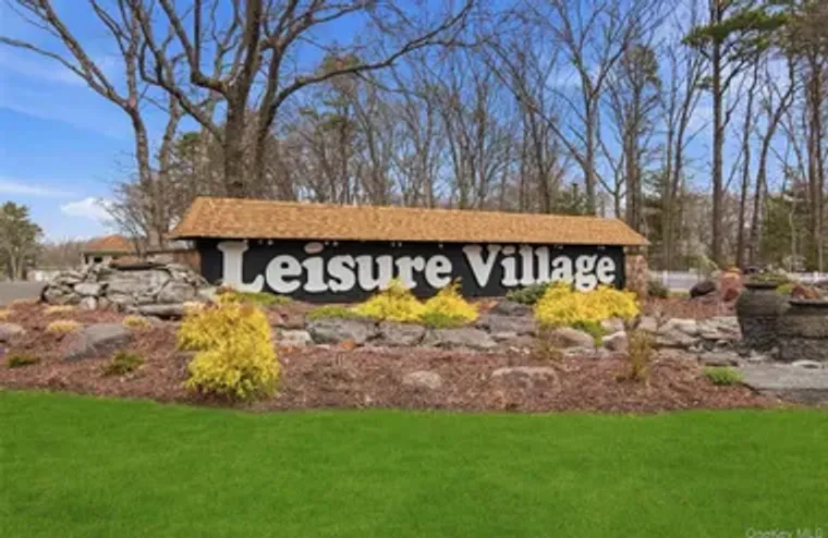 150 EASTBOURNE CT B, BROOKHAVEN, NY, 119..., Brookhaven, NY 11961