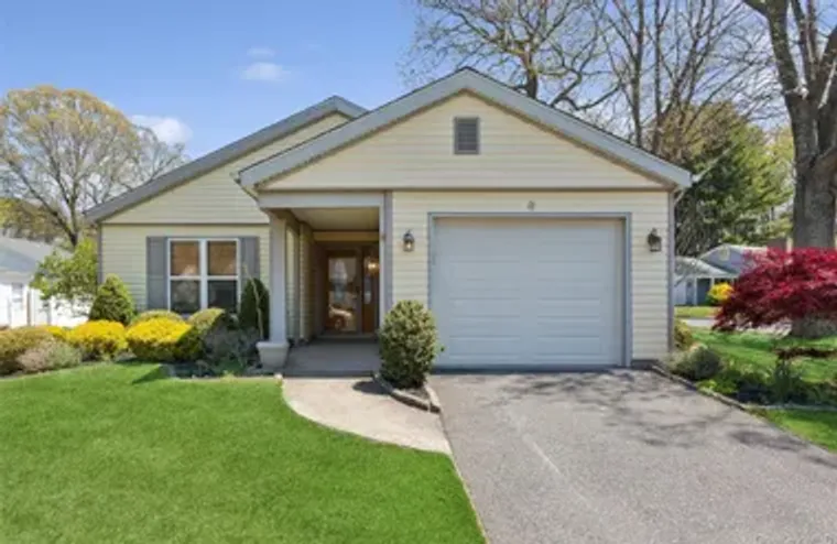 8 COVENTRY CT, BROOKHAVEN, NY, 11961, Brookhaven, NY 11961